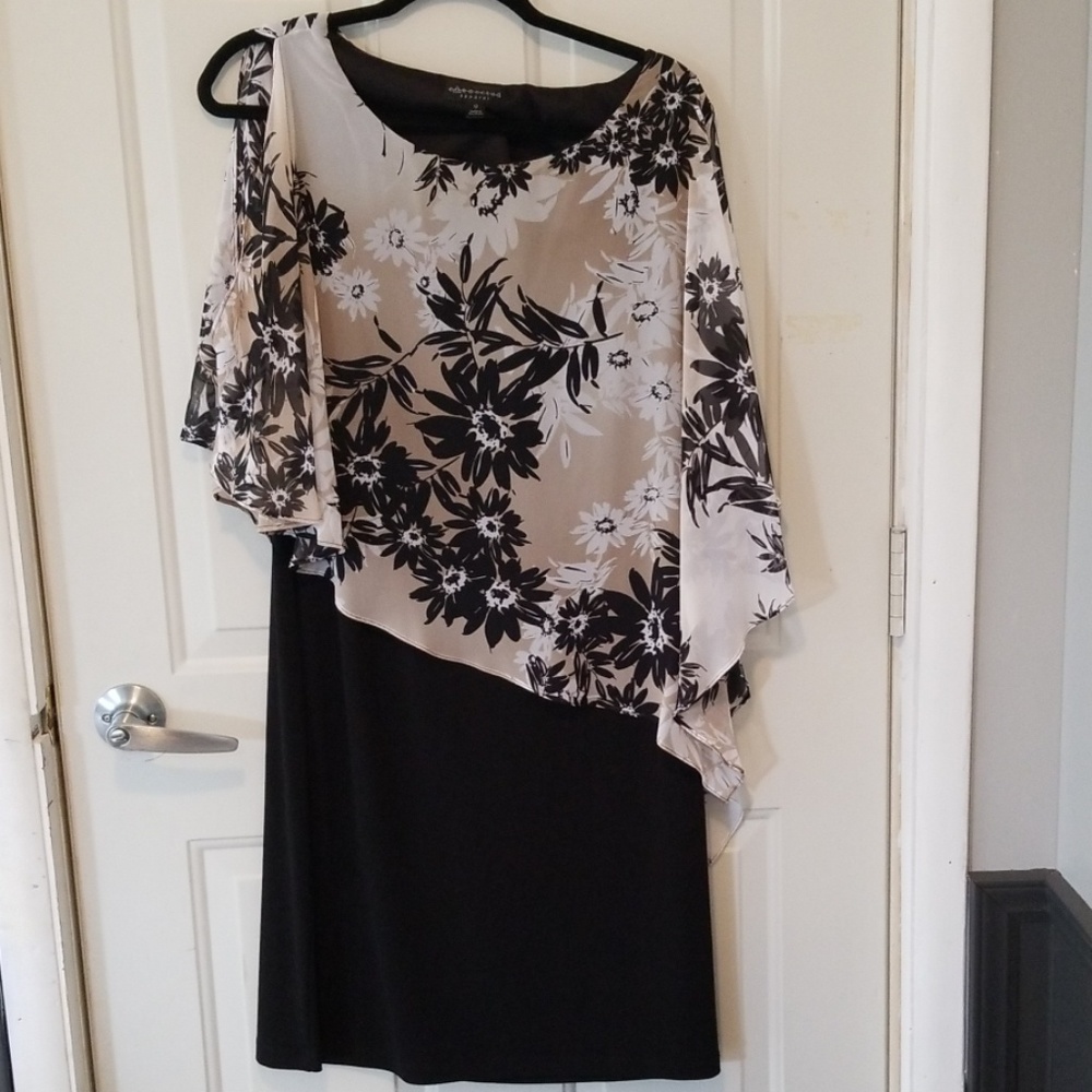 Annected apparel black,tan n white flower dress
